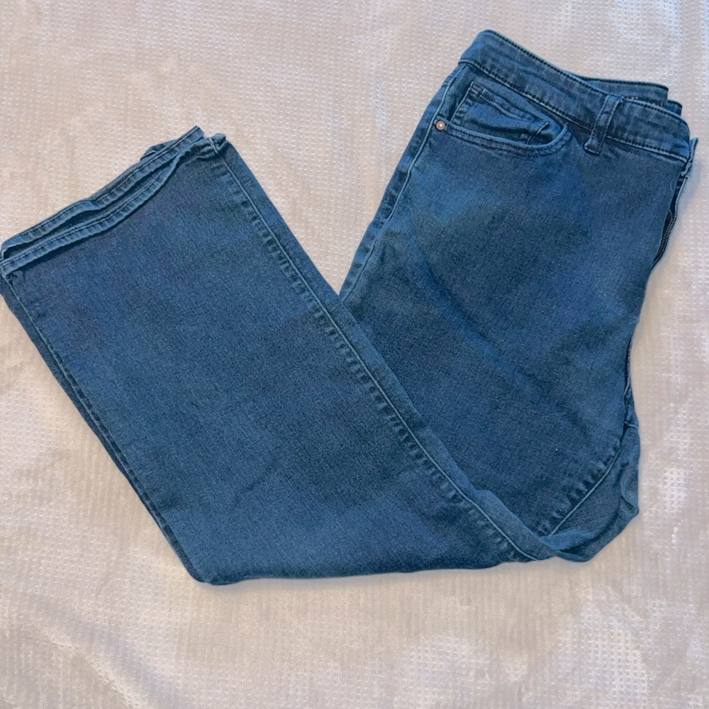 Vera Wang Women's Bootcut Jeans 18W short